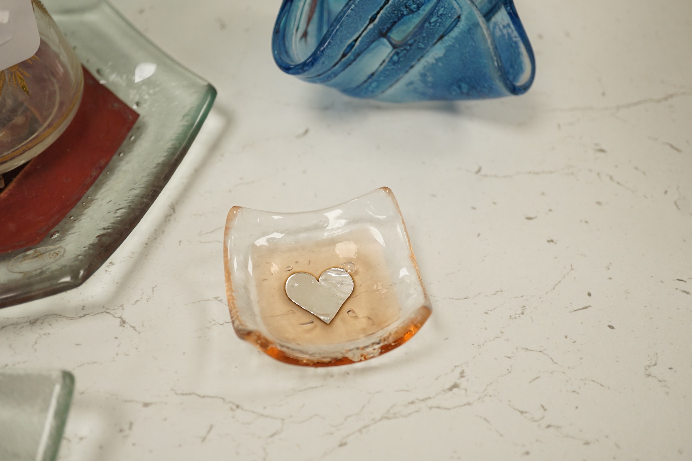 Three glass handkerchief vases and six other glass items